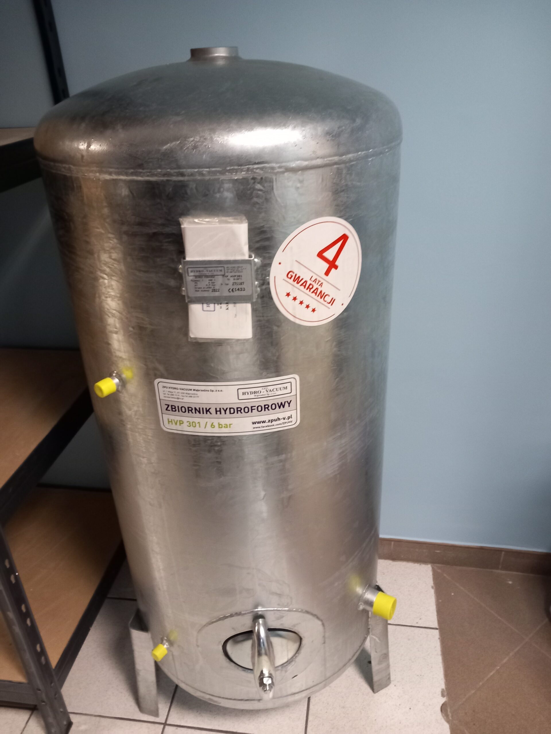 ZBIORNIK PIONOWY 300L OCYNKOWANY 6 BAR